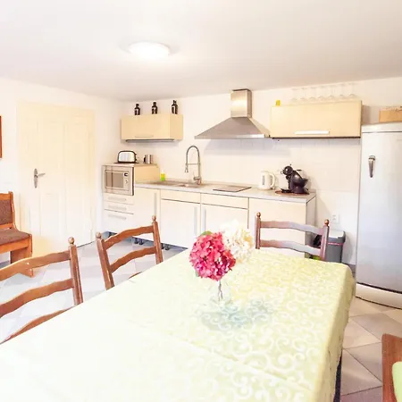House In The Hills&woods, For 6-16 Guests, Prague 20km *