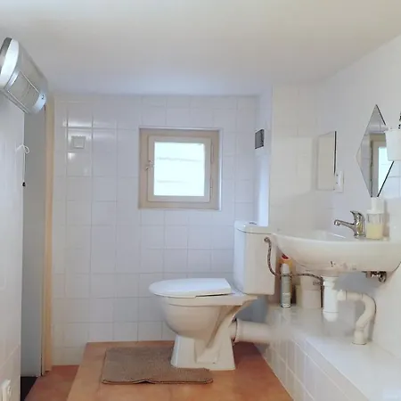 House In The Hills&woods, For 6-16 Guests, Prague 20km Casa vacanze