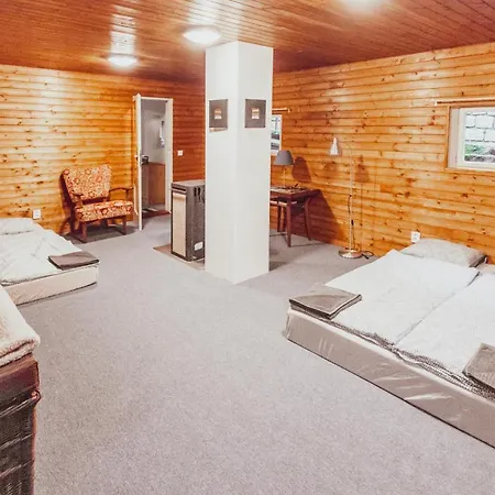 Casa vacanze House In The Hills&woods, For 6-16 Guests, Prague 20km