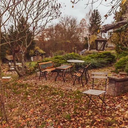 Casa vacanze House In The Hills&woods, For 6-16 Guests, Prague 20km *