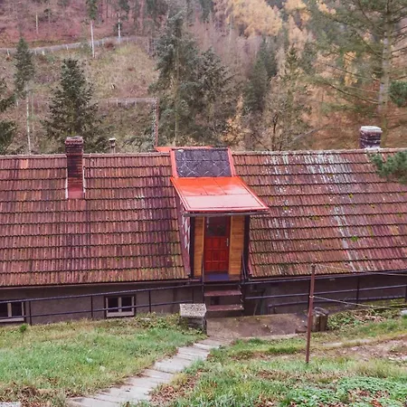 House In The Hills&woods, For 6-16 Guests, Prague 20km Casa vacanze *