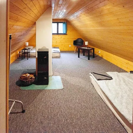 House In The Hills&woods, For 6-16 Guests, Prague 20km Casa vacanze
