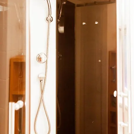 House In The Hills&woods, For 6-16 Guests, Prague 20km Casa vacanze