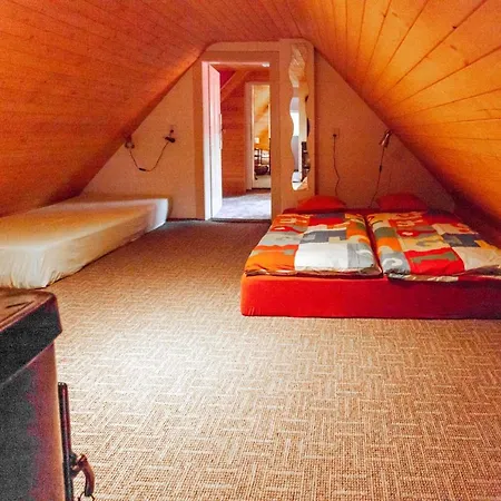 House In The Hills&woods, For 6-16 Guests, Prague 20km Casa vacanze