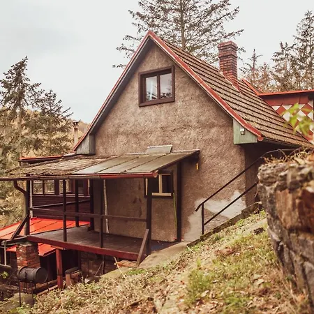 Casa vacanze House In The Hills&woods, For 6-16 Guests, Prague 20km Chyňava
